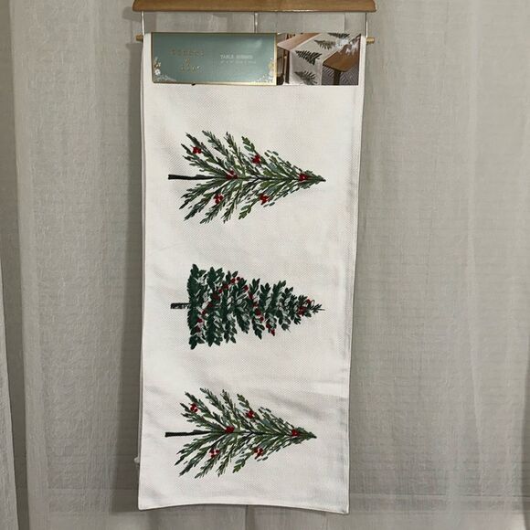 tinsel & fir White Green Red Embroidered Christmas Tree Print Table Runner - Picture 3 of 12